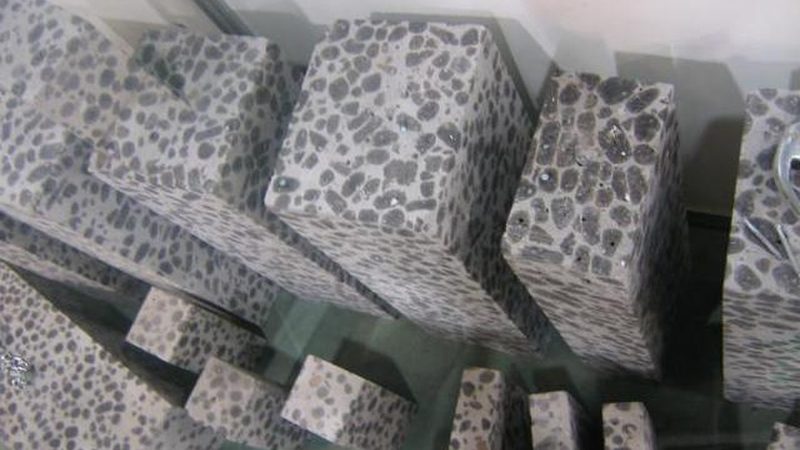 防水材料价格解析：一桶与一卷的差异